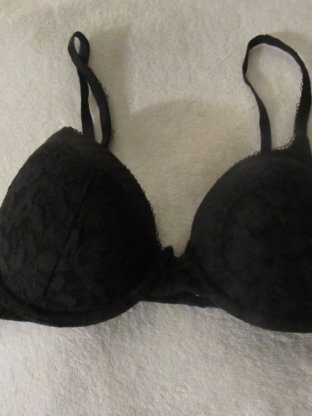 Victoria's Secret Black Body By Victoria Lined Perfect Coverage Bra  34B  USED